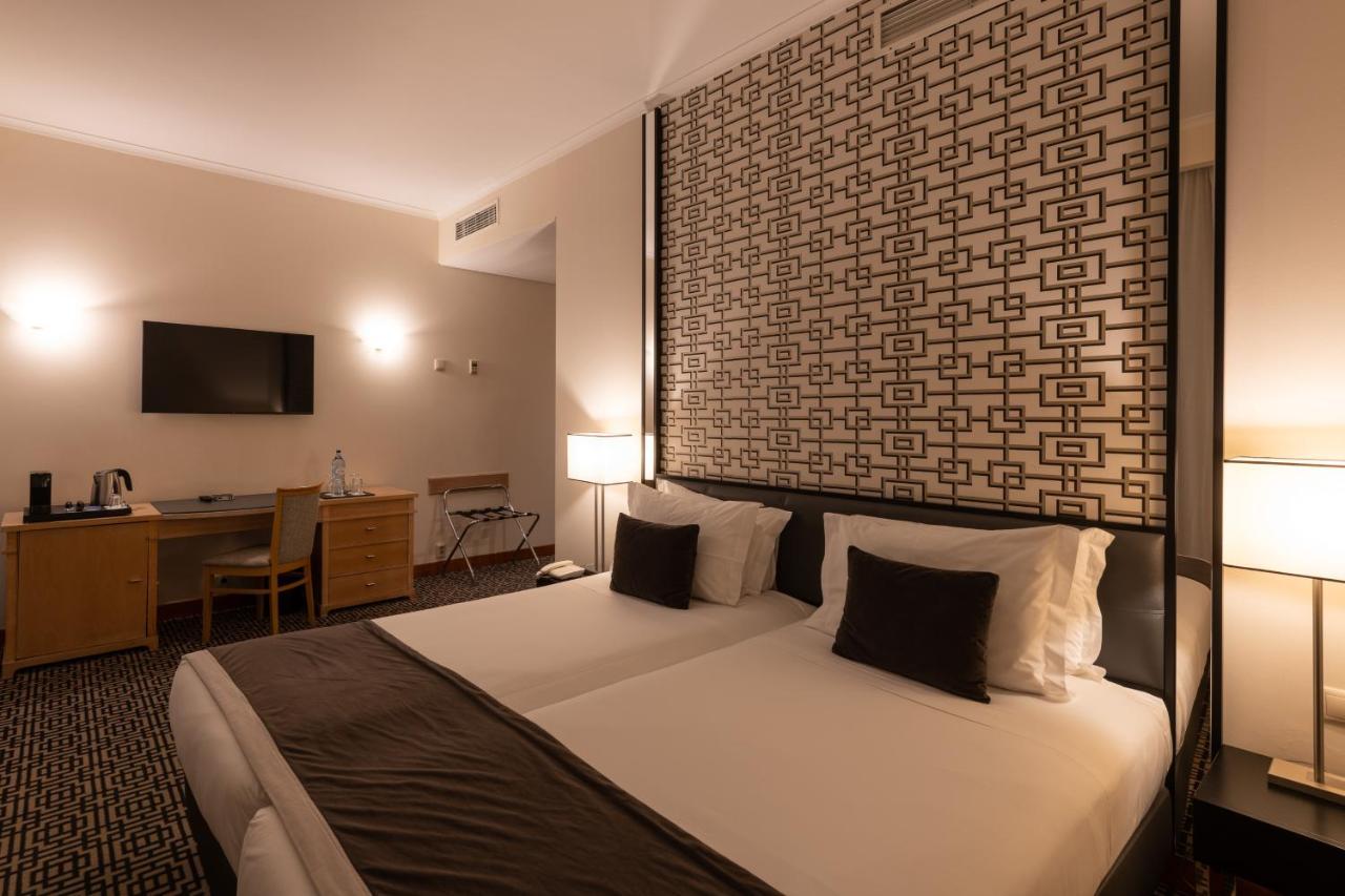 Deluxe Double or Twin Room with Balcony,1421714097:JPEG