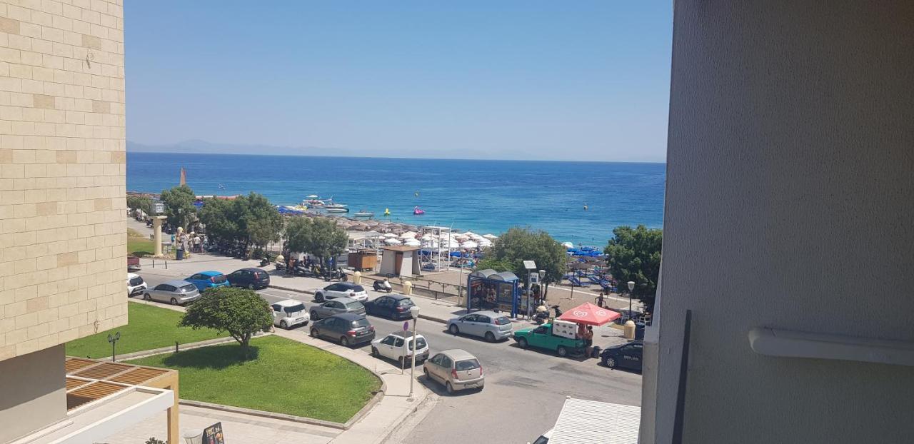Double or Twin Room with Partial Sea View