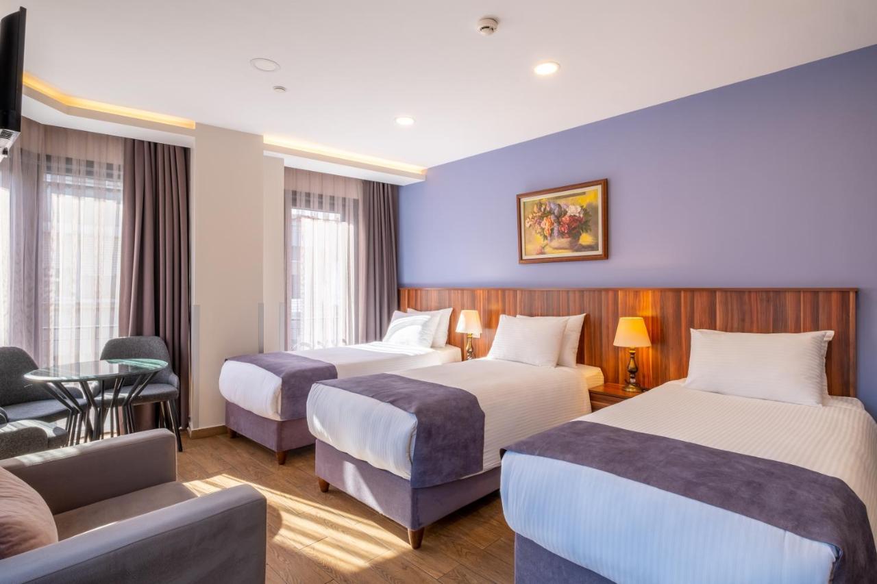 Corner Triple Room