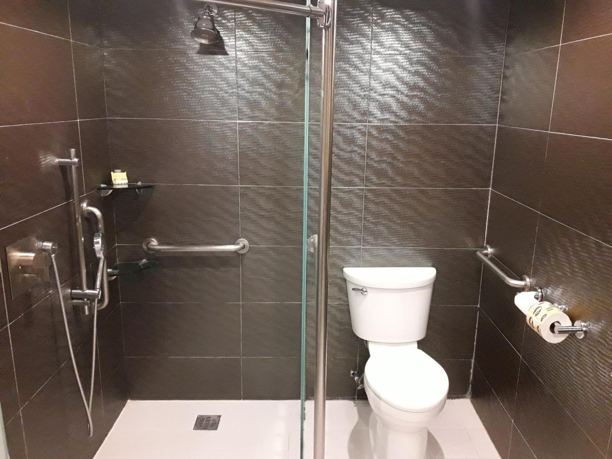 Standard King Room - Accessible