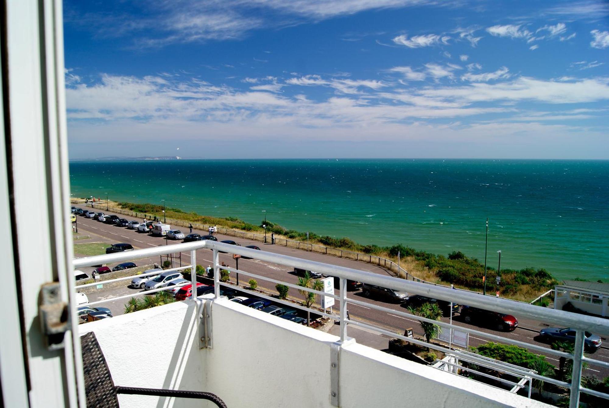 Ocean Front Family Room of 5 with Balcony