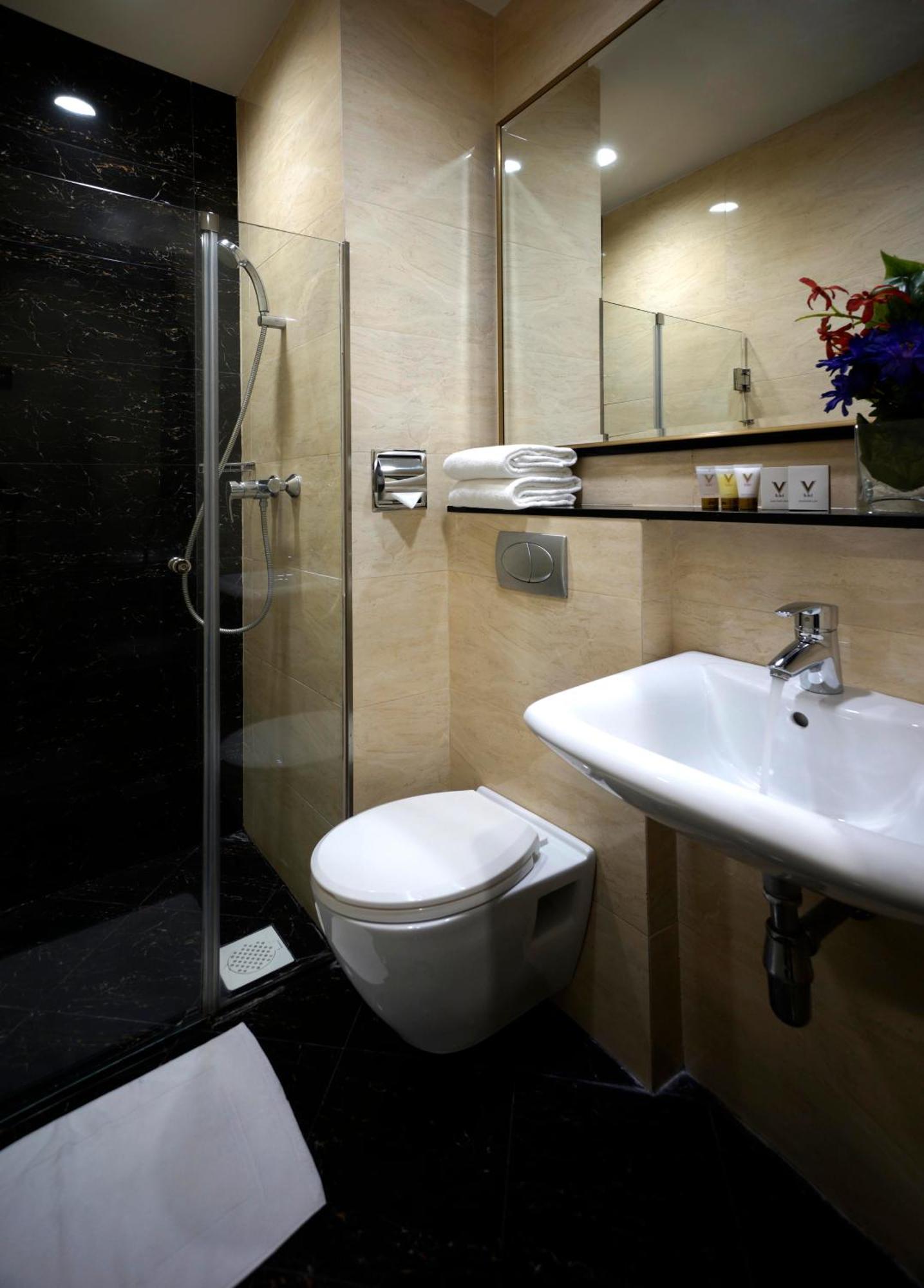 Twin Room with City View