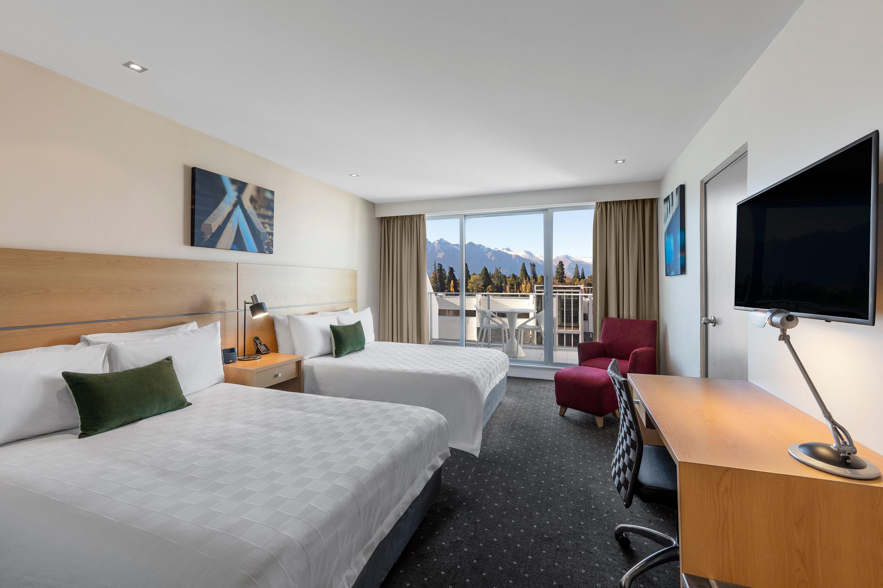 Mountain View Twin with Balcony - 2 Queen beds