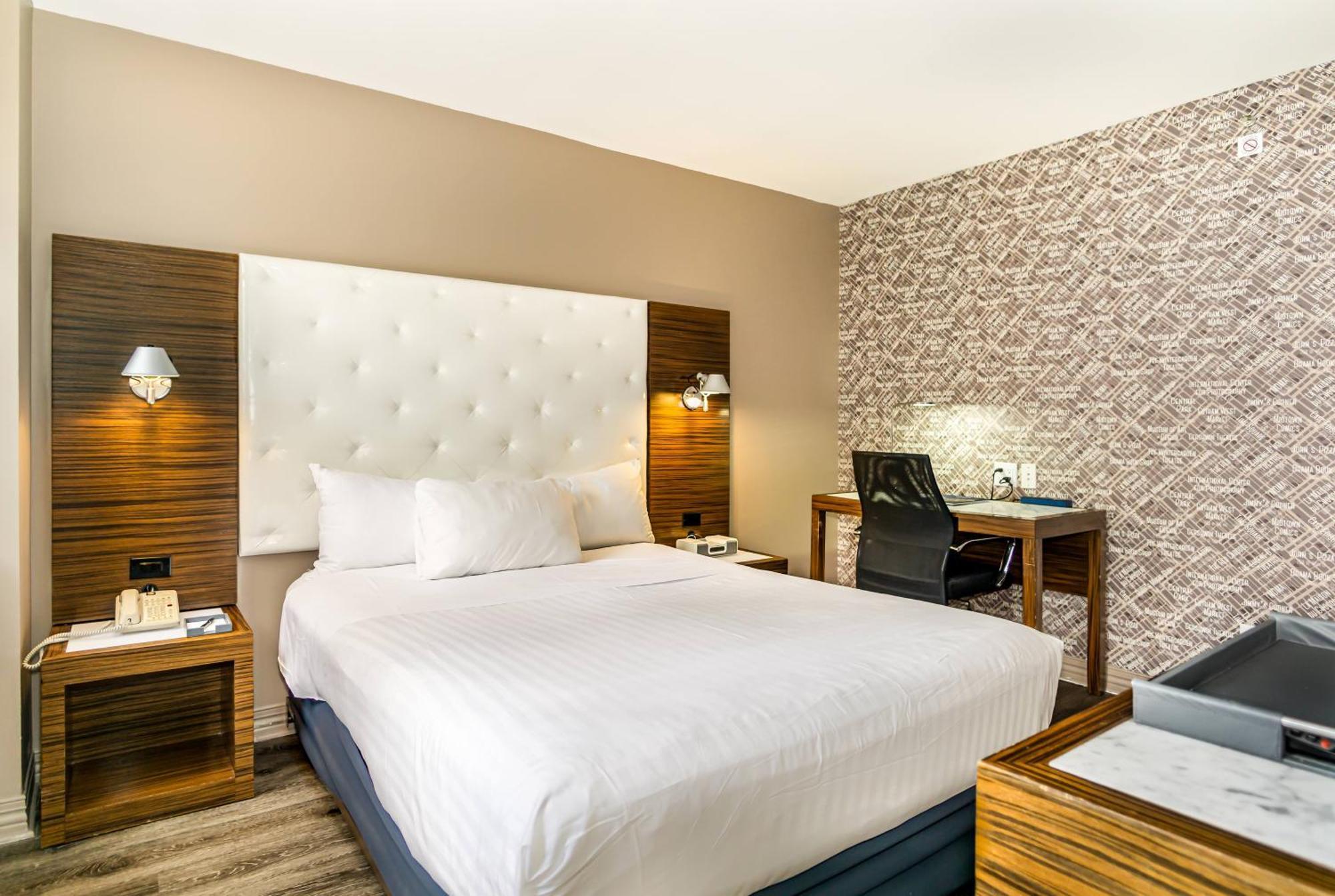 Deluxe King Room