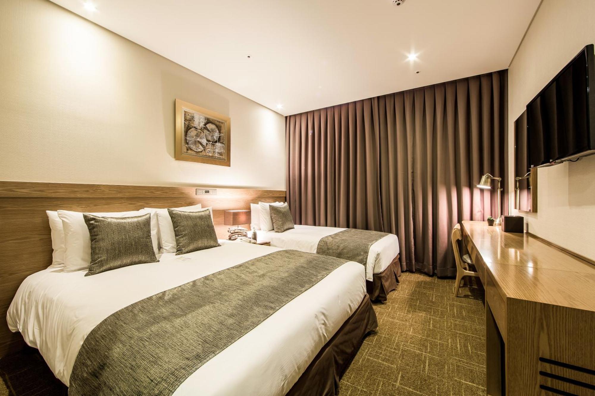 Deluxe Twin Room