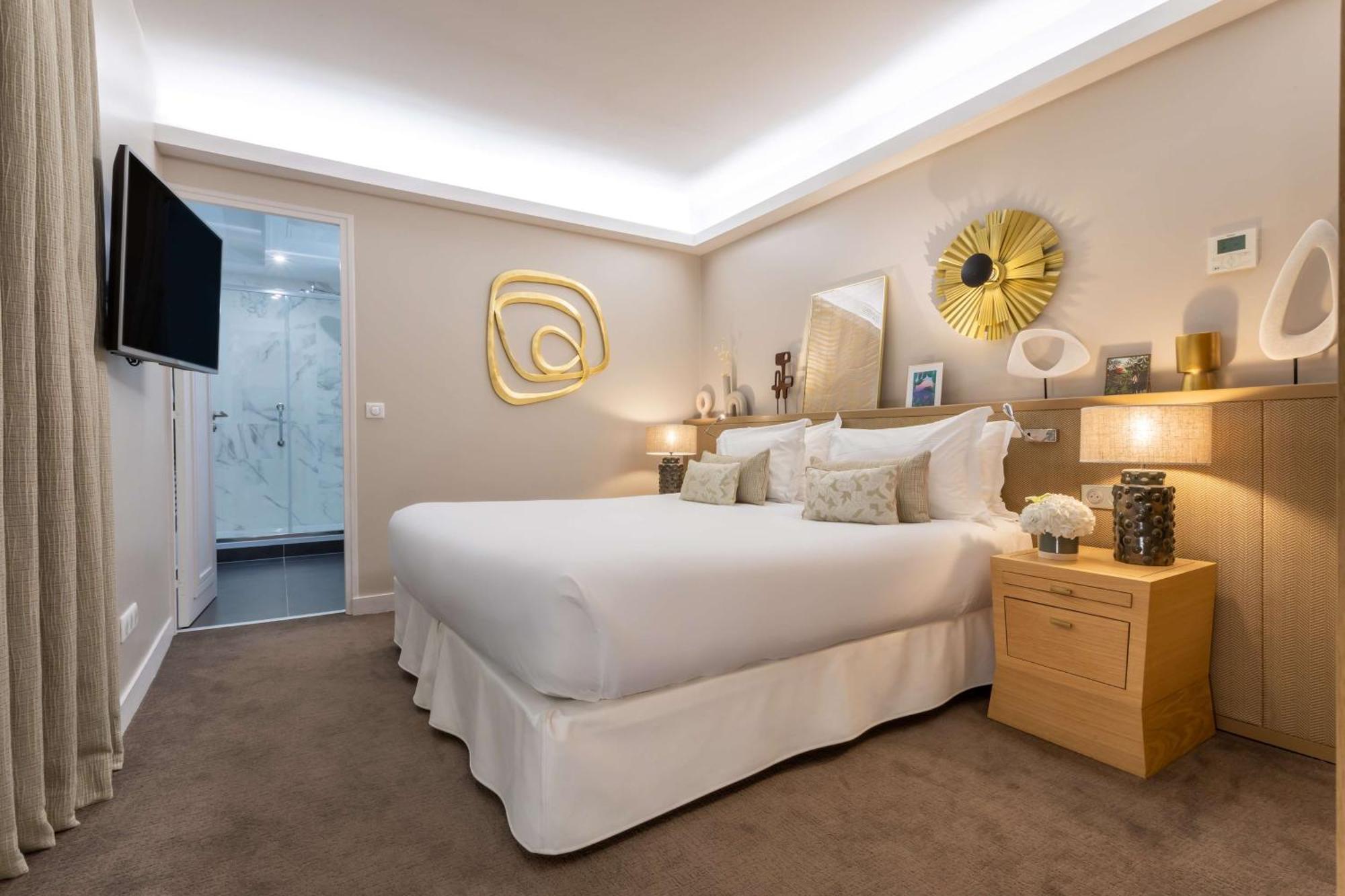 Signature Suite