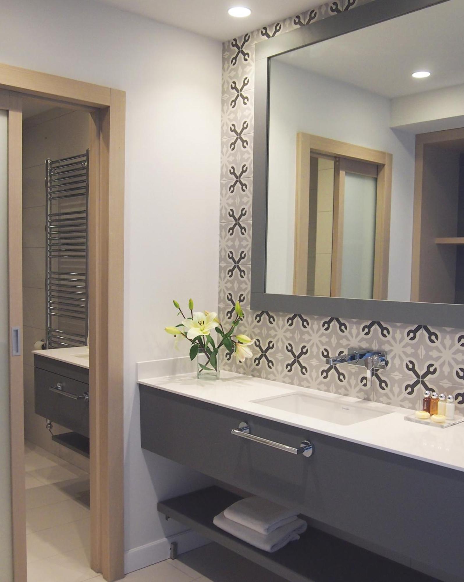Junior Suite with Sea View and Balcony