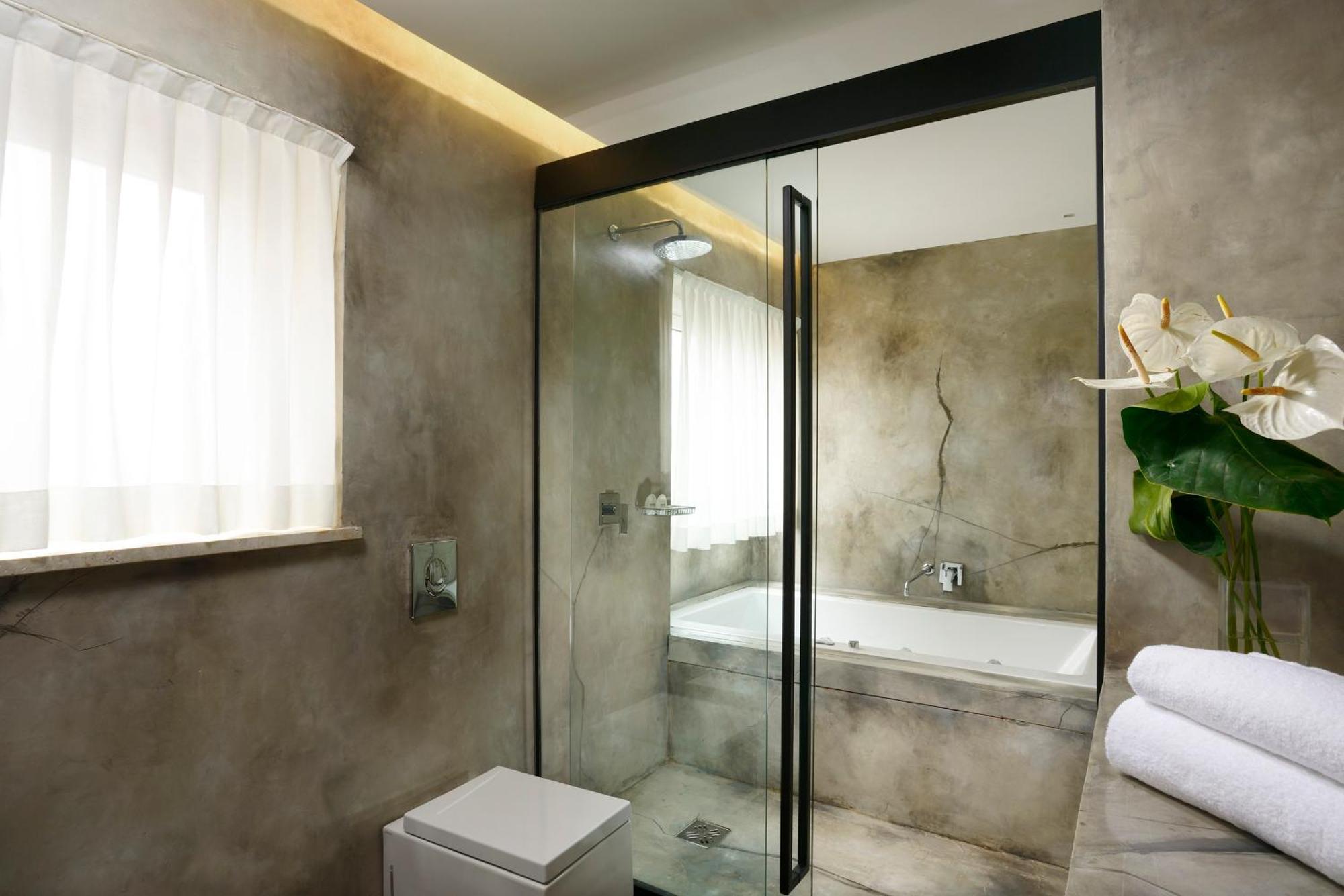 Deluxe Double Room with Spa Bath