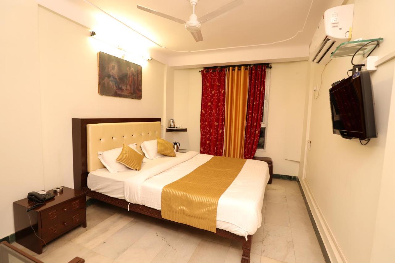 Deluxe Room,1465939883:JPEG