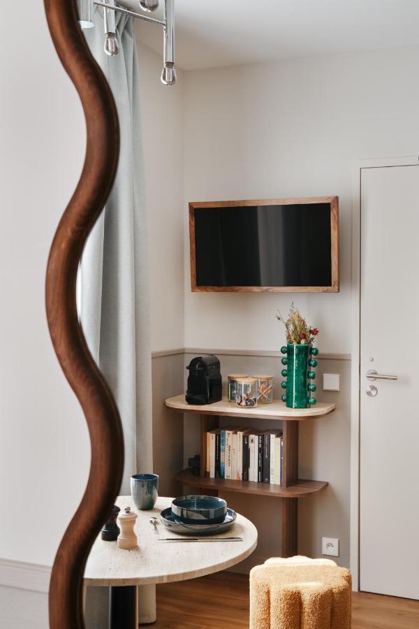 Deluxe Studio