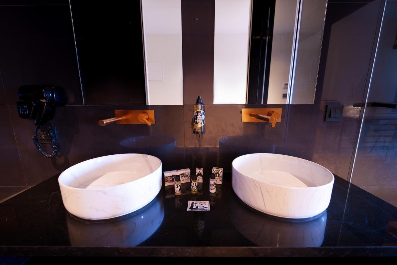 Standard Double Suite,1527708181:JPEG