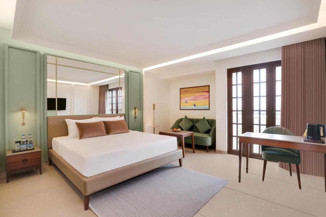 Executive Room (Complimentary Welcome Drink on arrival and 15% Off on Laundry service),1586053836:JPEG