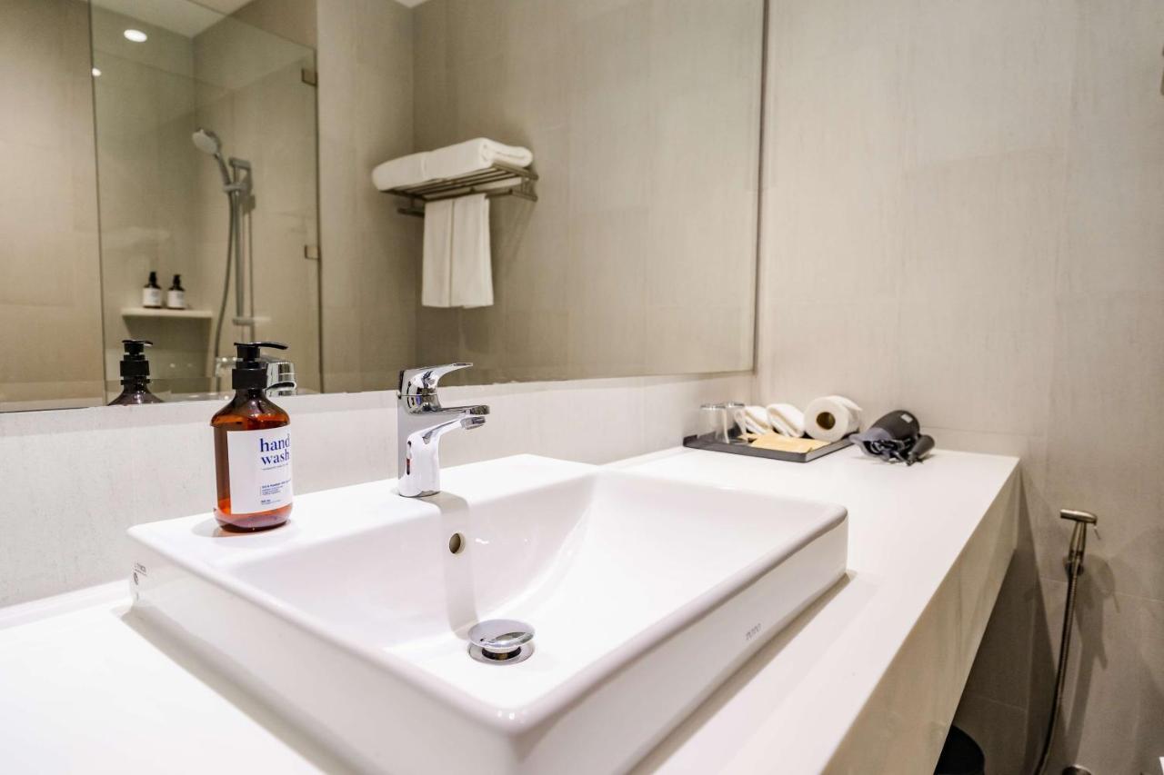 Junior King Suite with City View - Non-Smoking