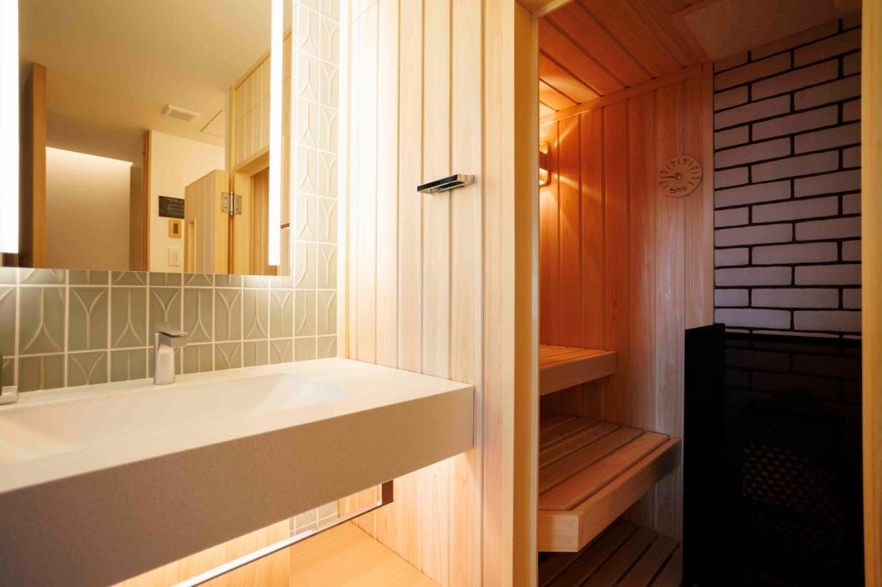 Deluxe Queen Room with Sauna