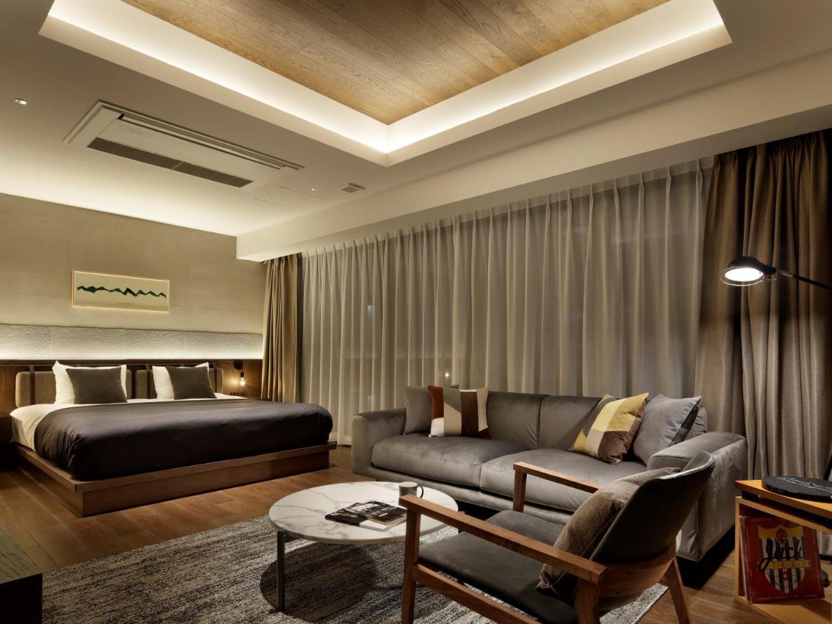 Corner Suite