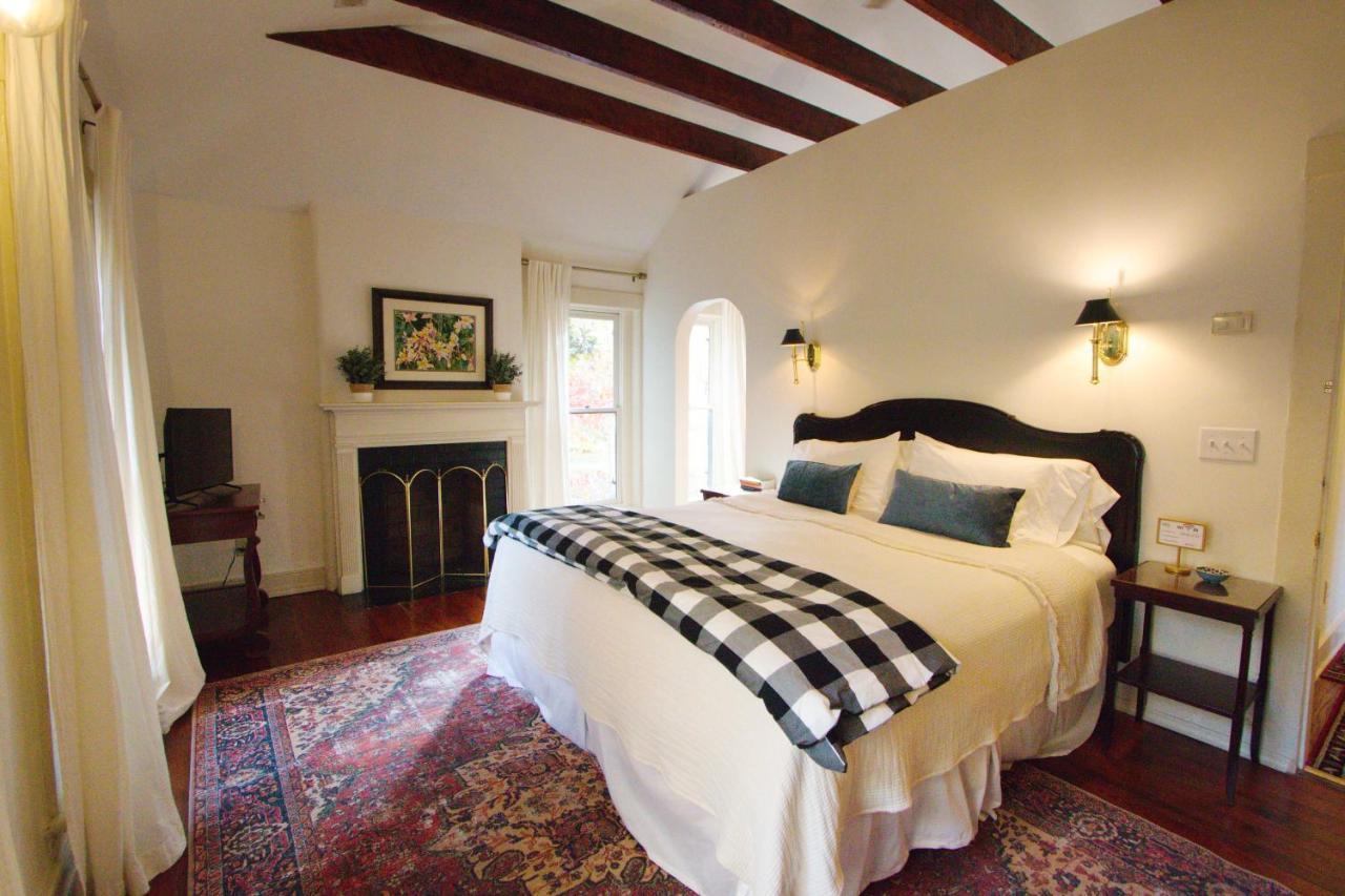 King Room with Spa Bath