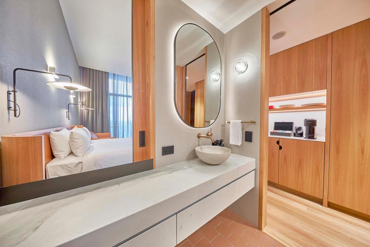 Executive King River View