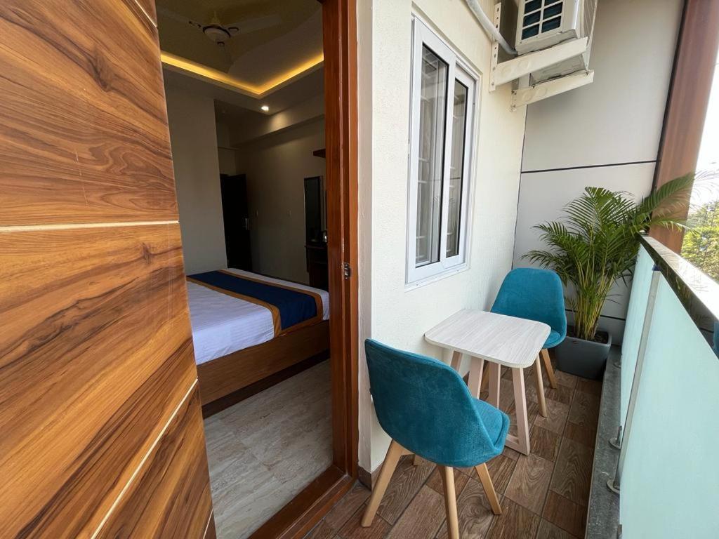 Deluxe Double Room with Balcony,1480309304:JPEG
