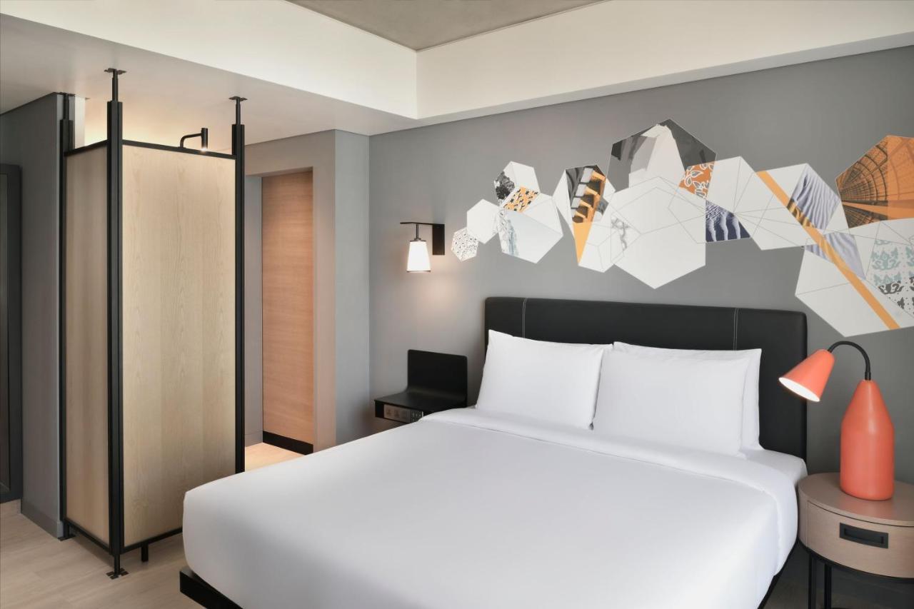 Breezy Suite, 1 Bedroom Suite, 1 King,  City view, Free Shuttle Buss to OCEC & Mall of Oman