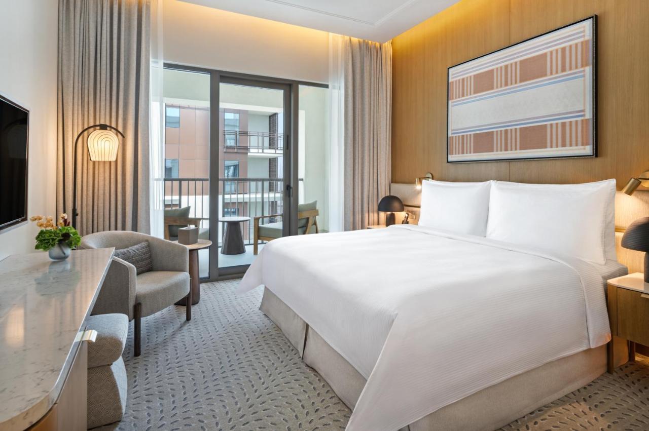 Deluxe Lagoon View Room King