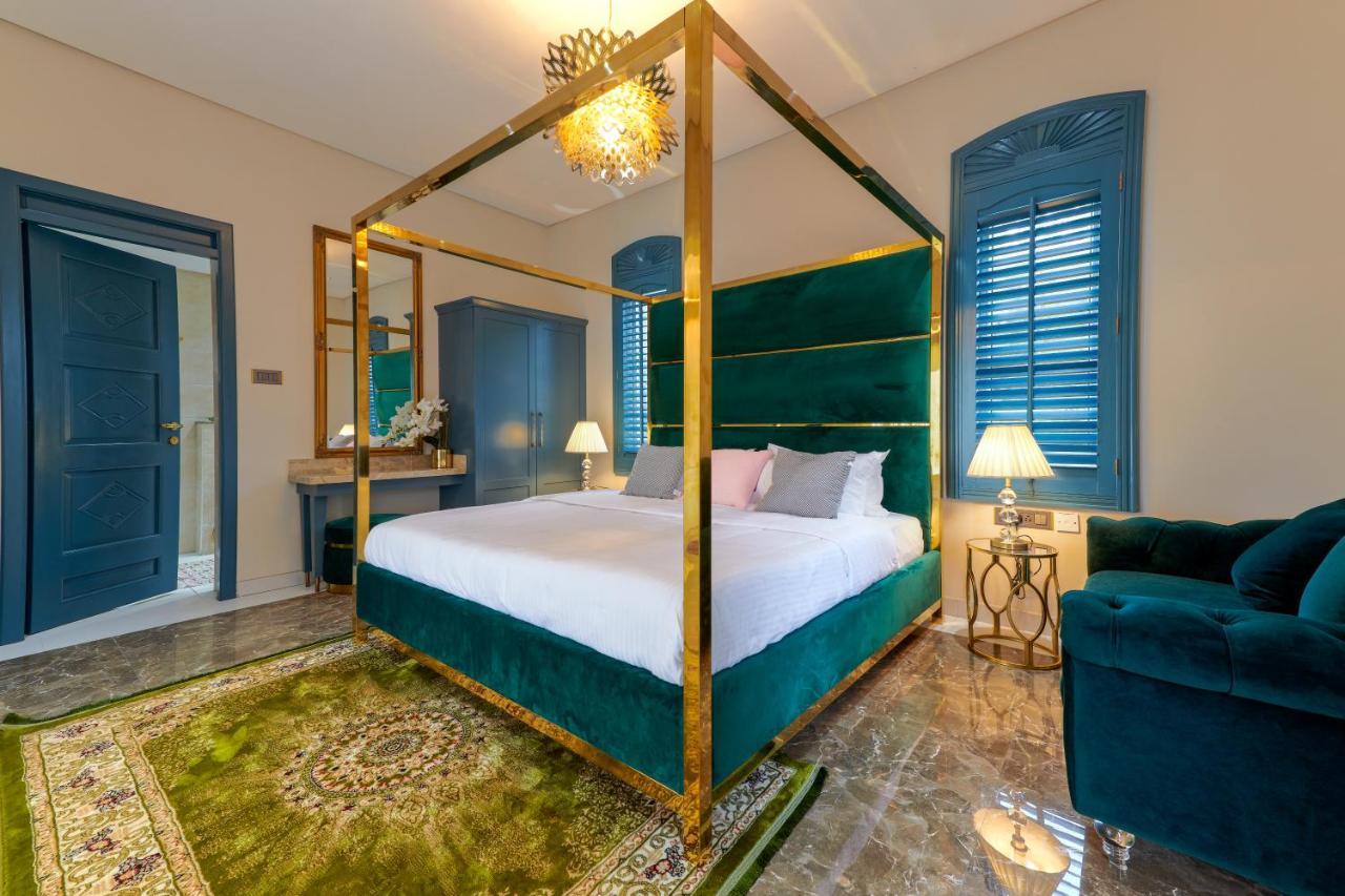 Suite with Mountain View