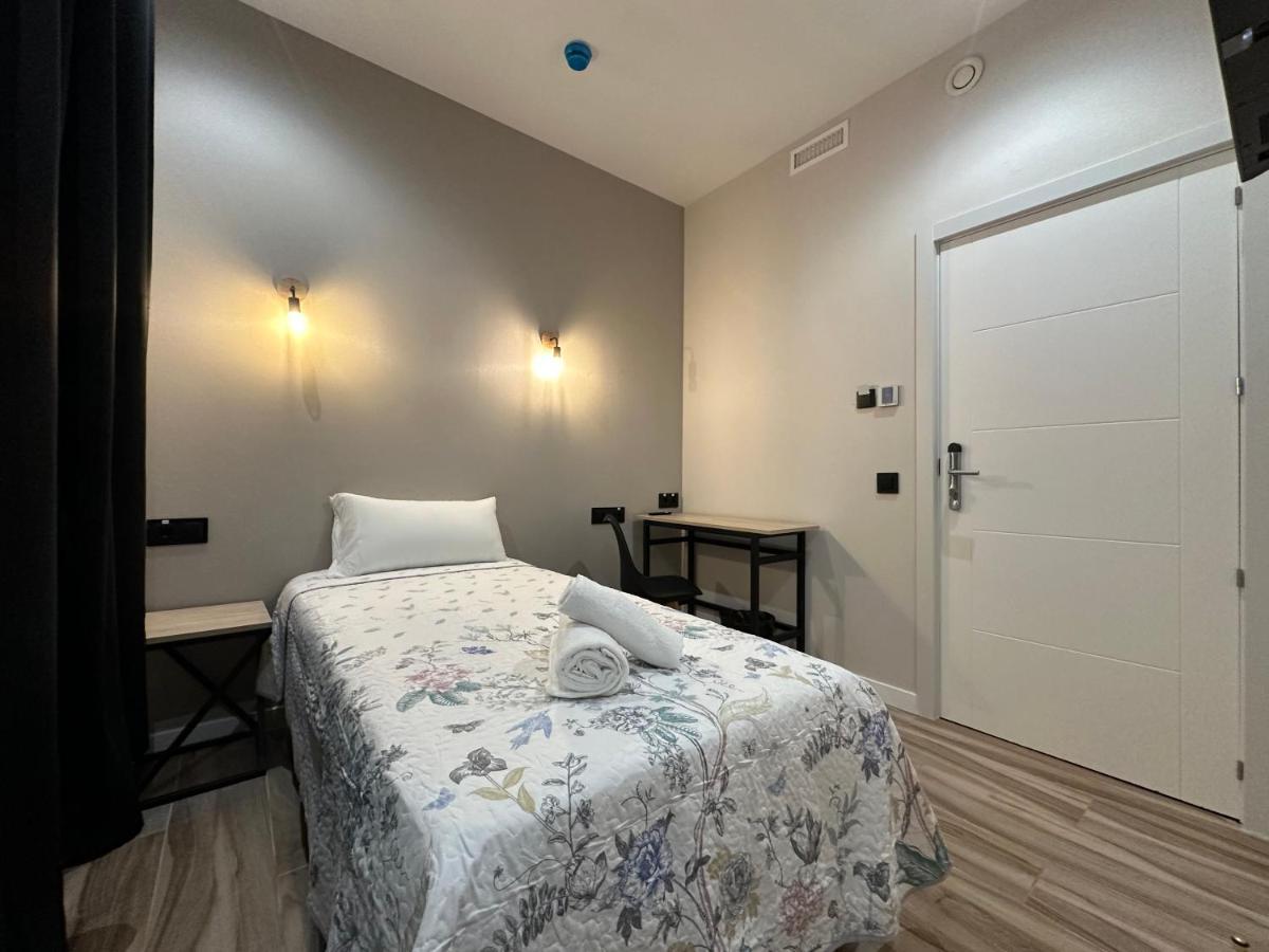 Single Room with Private Bathroom