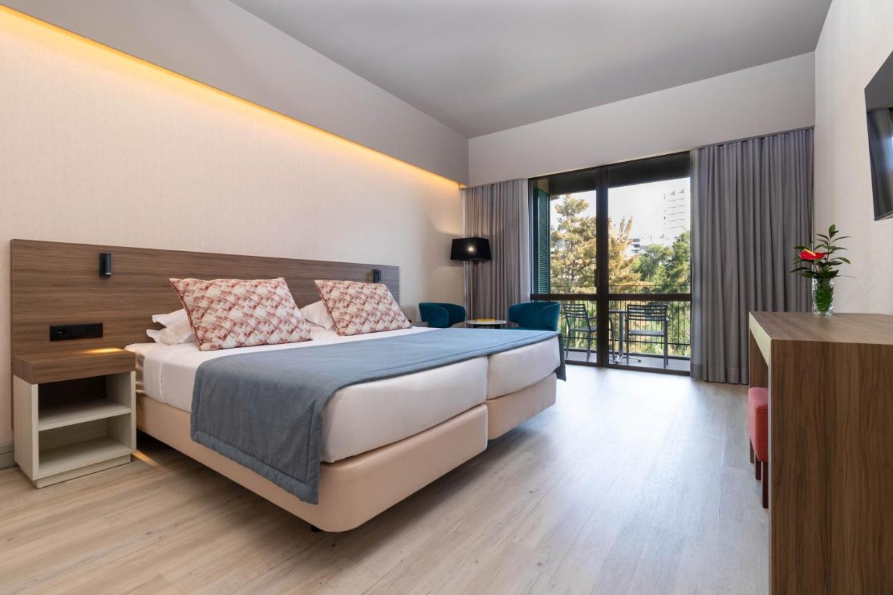 Superior Twin Room with Balcony