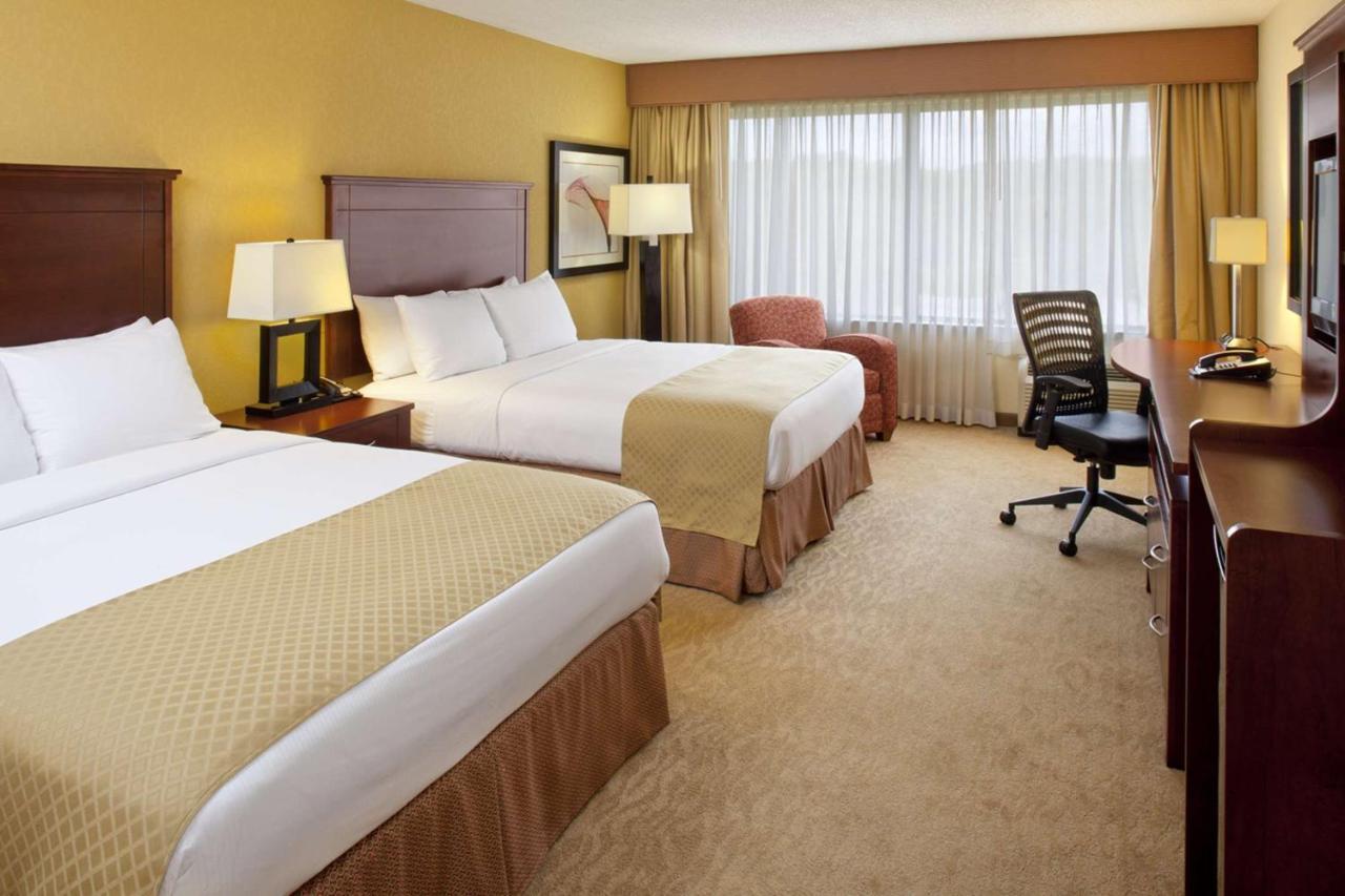 Queen Room with Two Queen Beds - Non-Smoking