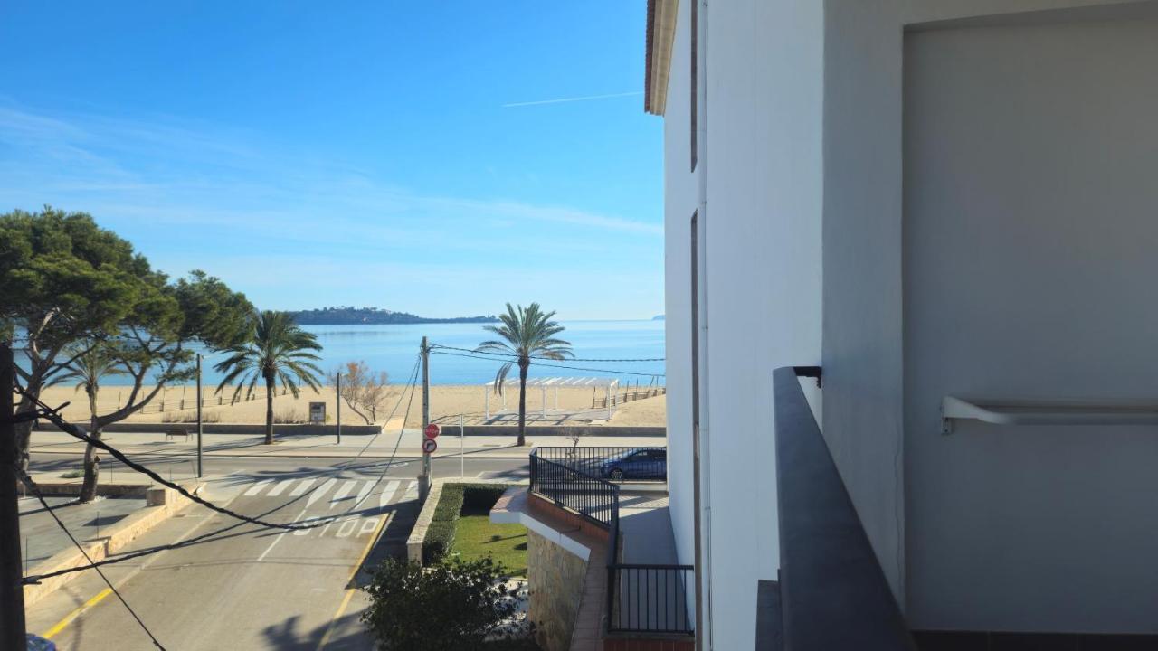 Double or Twin Room with Side Sea View