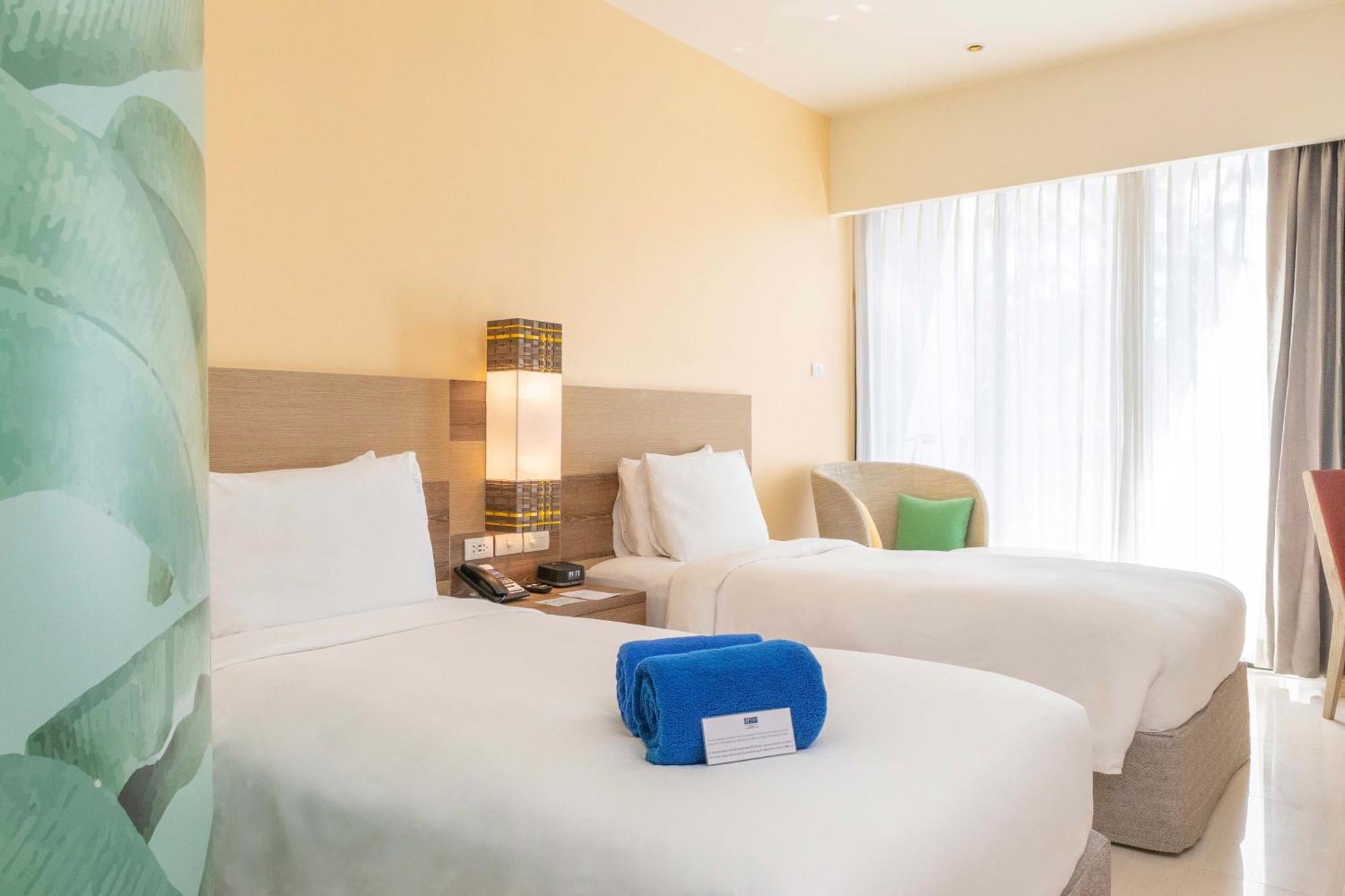 Standard Twin Room with Pool View and Free Breakfast