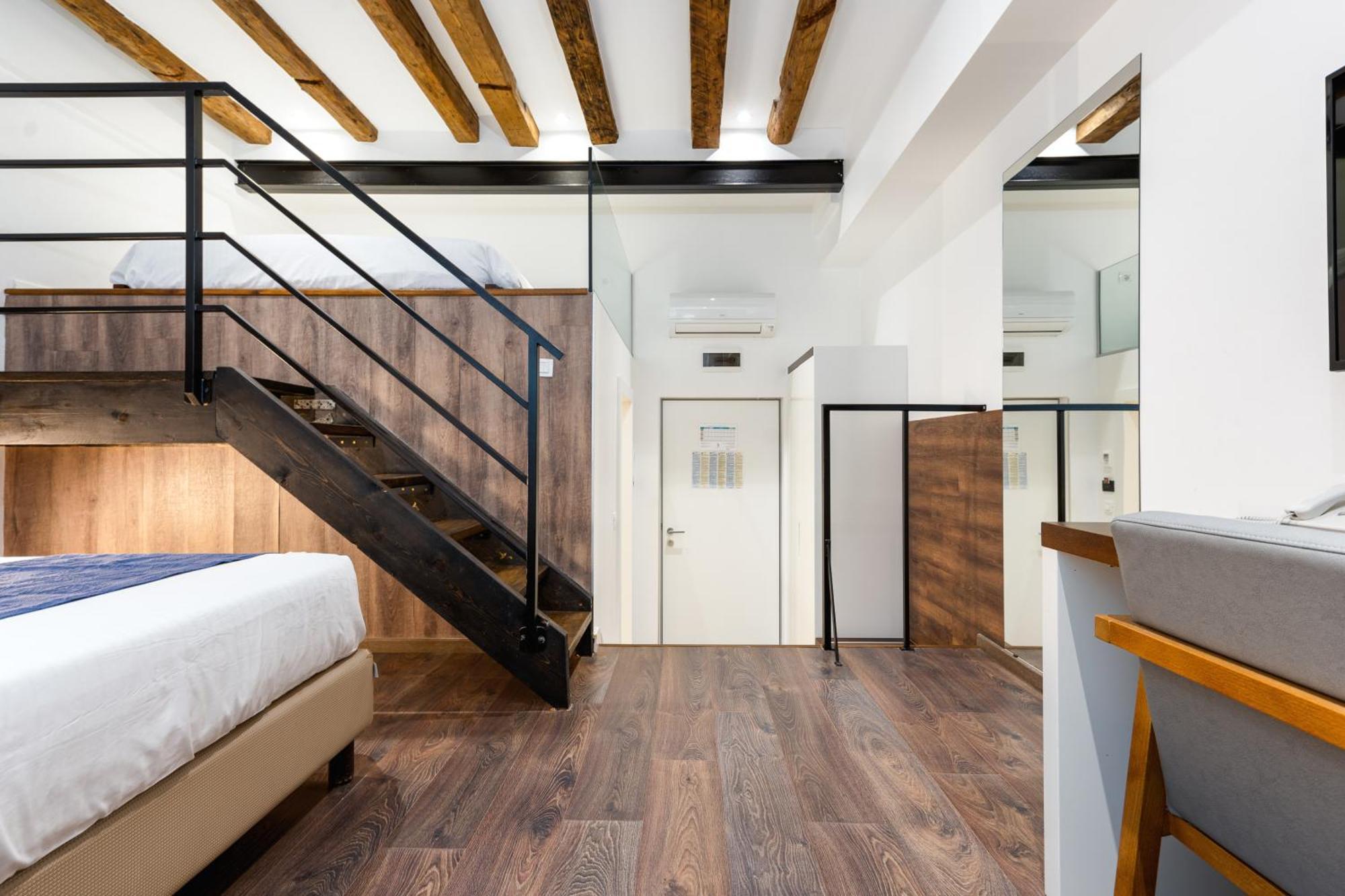 Deluxe Quadruple Room