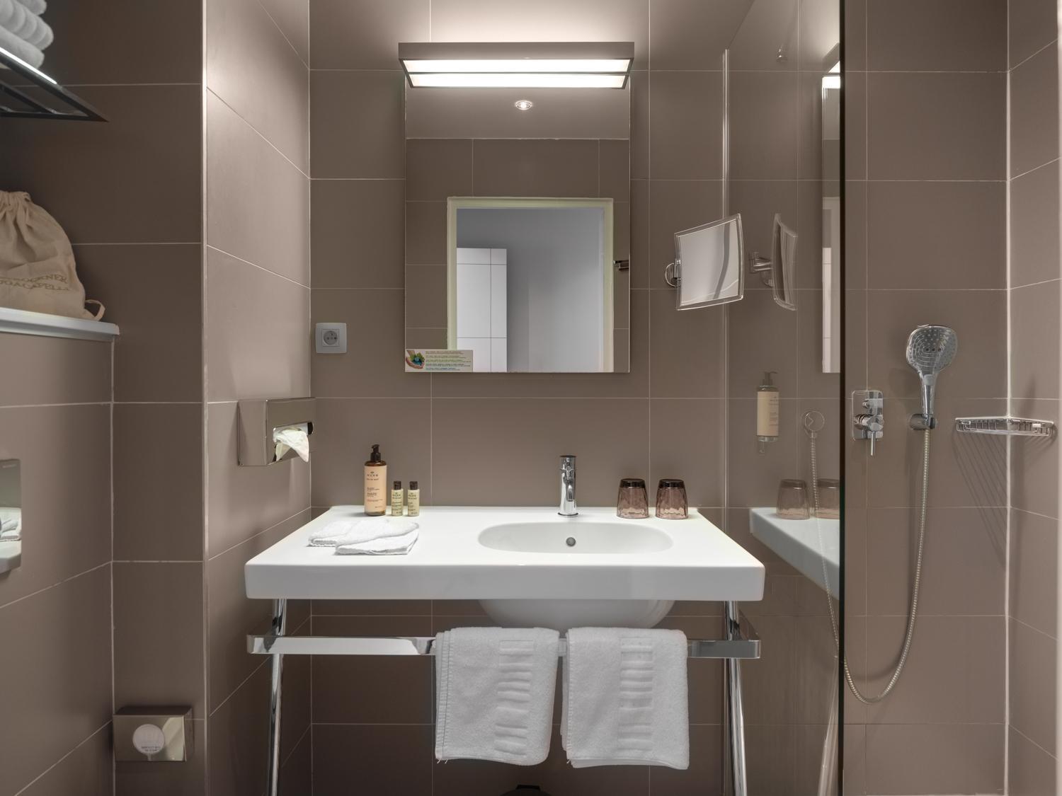 Superior Twin Room,1499224837:JPEG