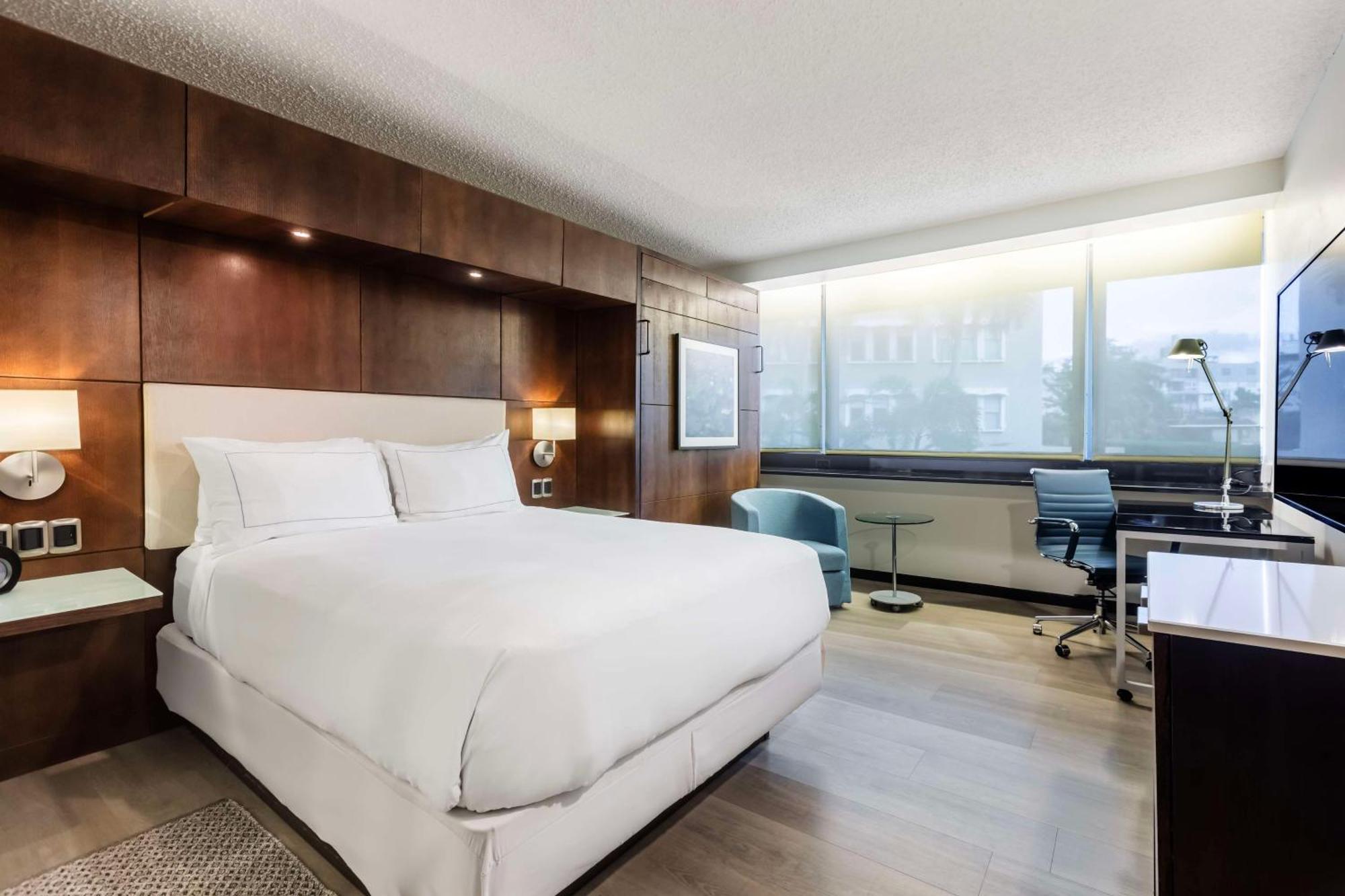 Queen Room with Extra Double Bed and Garden View
