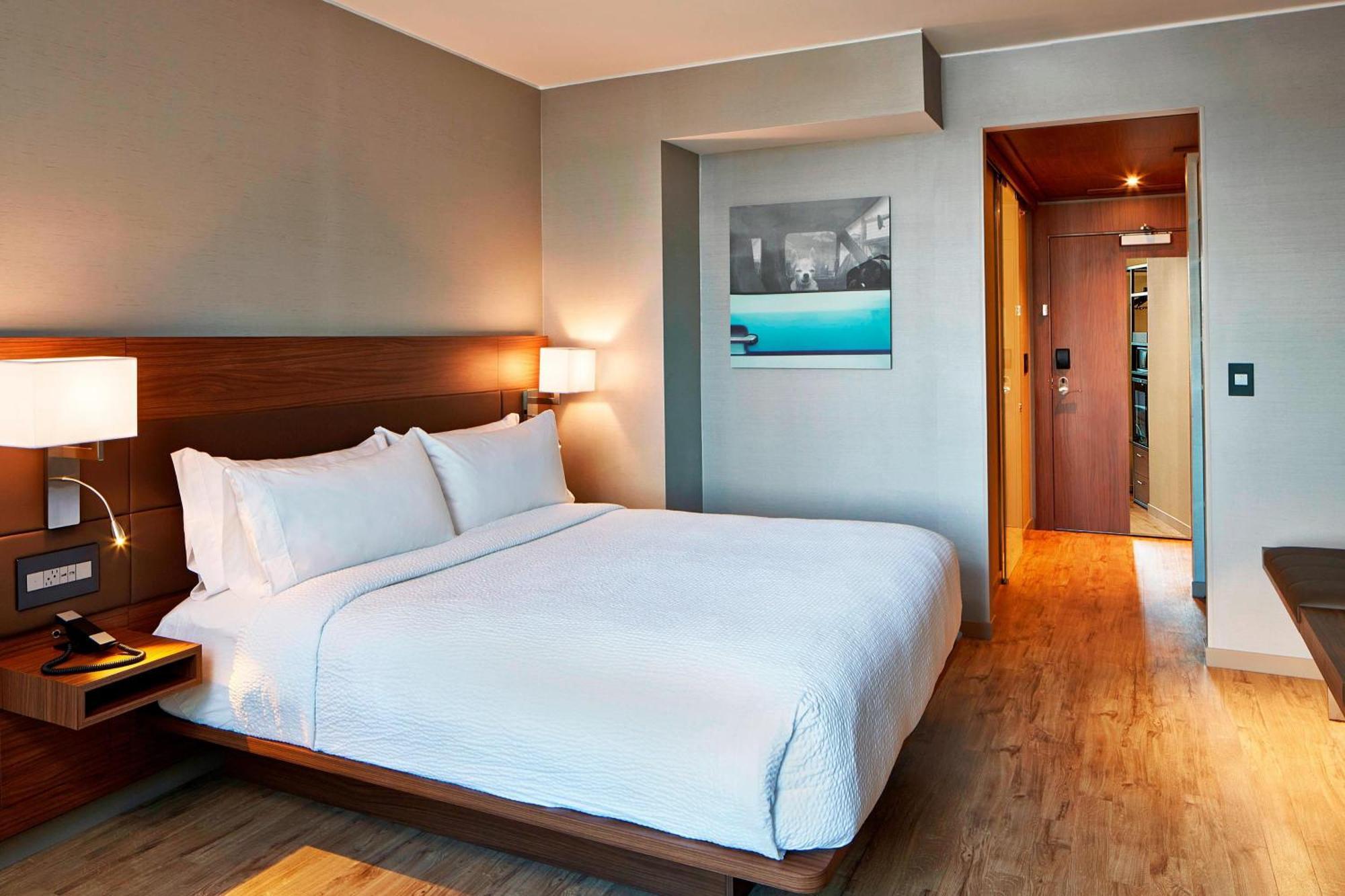 Guest Room, 1 King