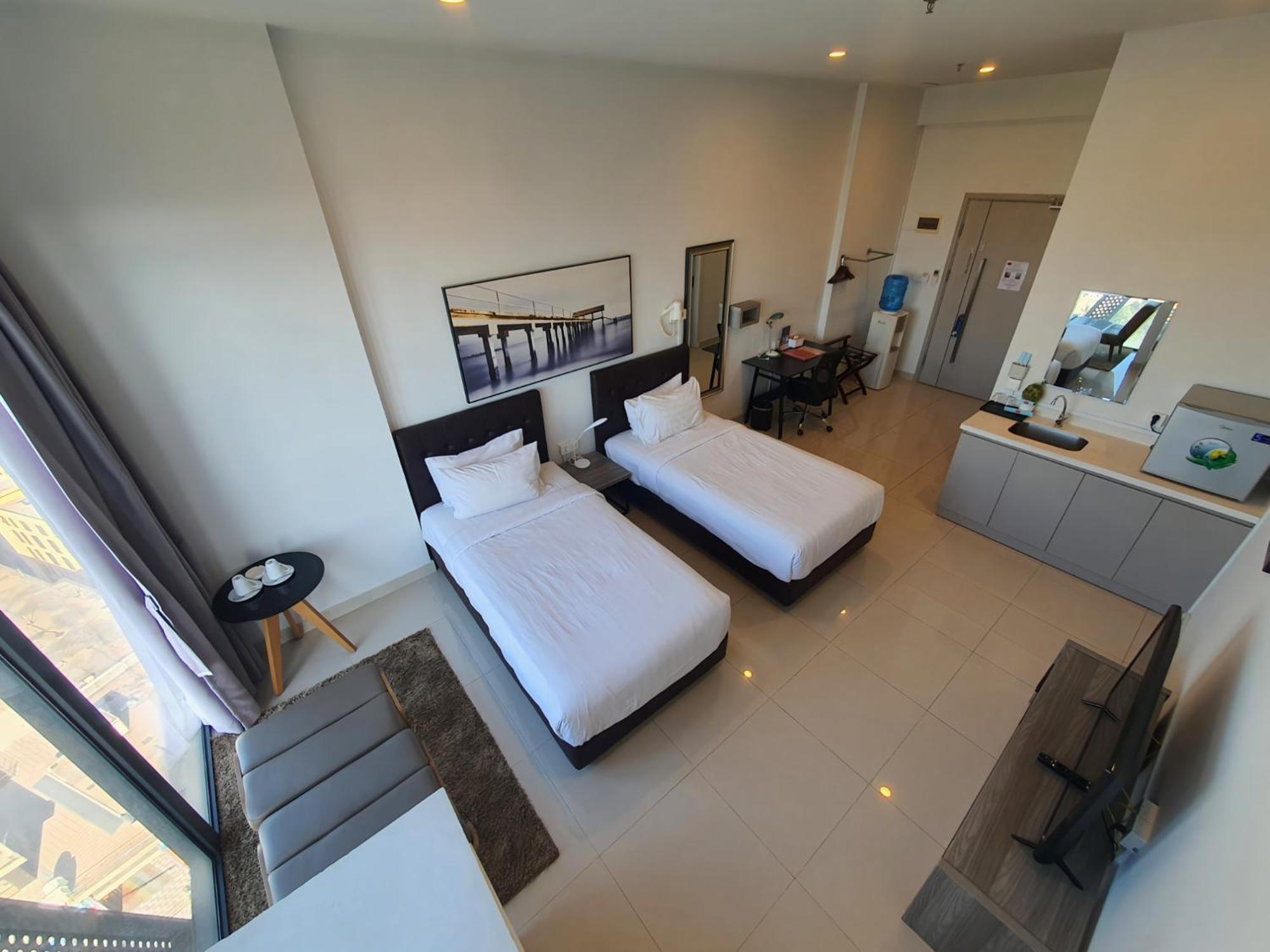 Superior Twin Room with City View