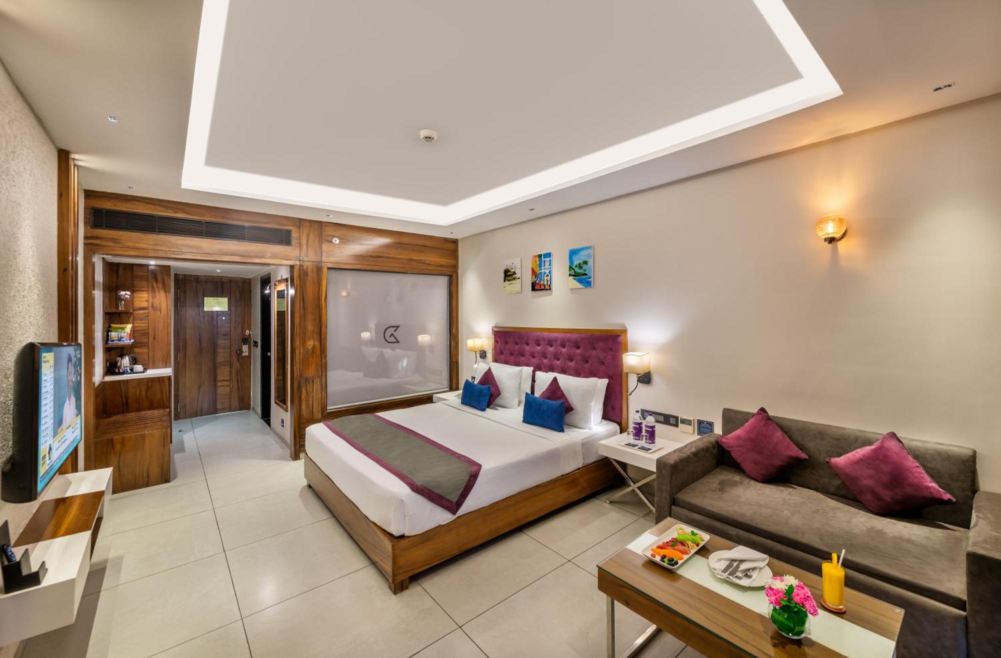 Imperial King Room with Shower and Balcony -  20% Discount on F&B, SPA & Laundry - Early check in and late checkout of 2 hours - subject to availability (validity Dec 20,2025)