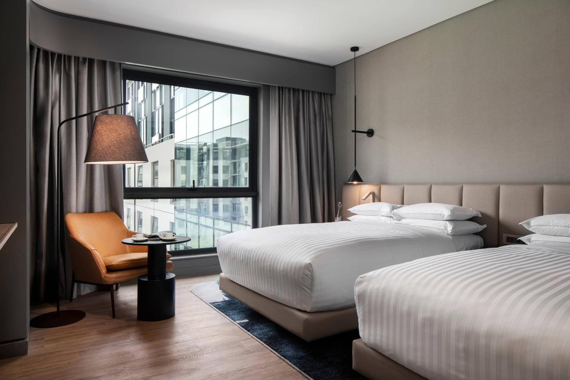 2 Bedroom Apartment, Bedroom 1: 1 King, Bedroom 2: 2 Double