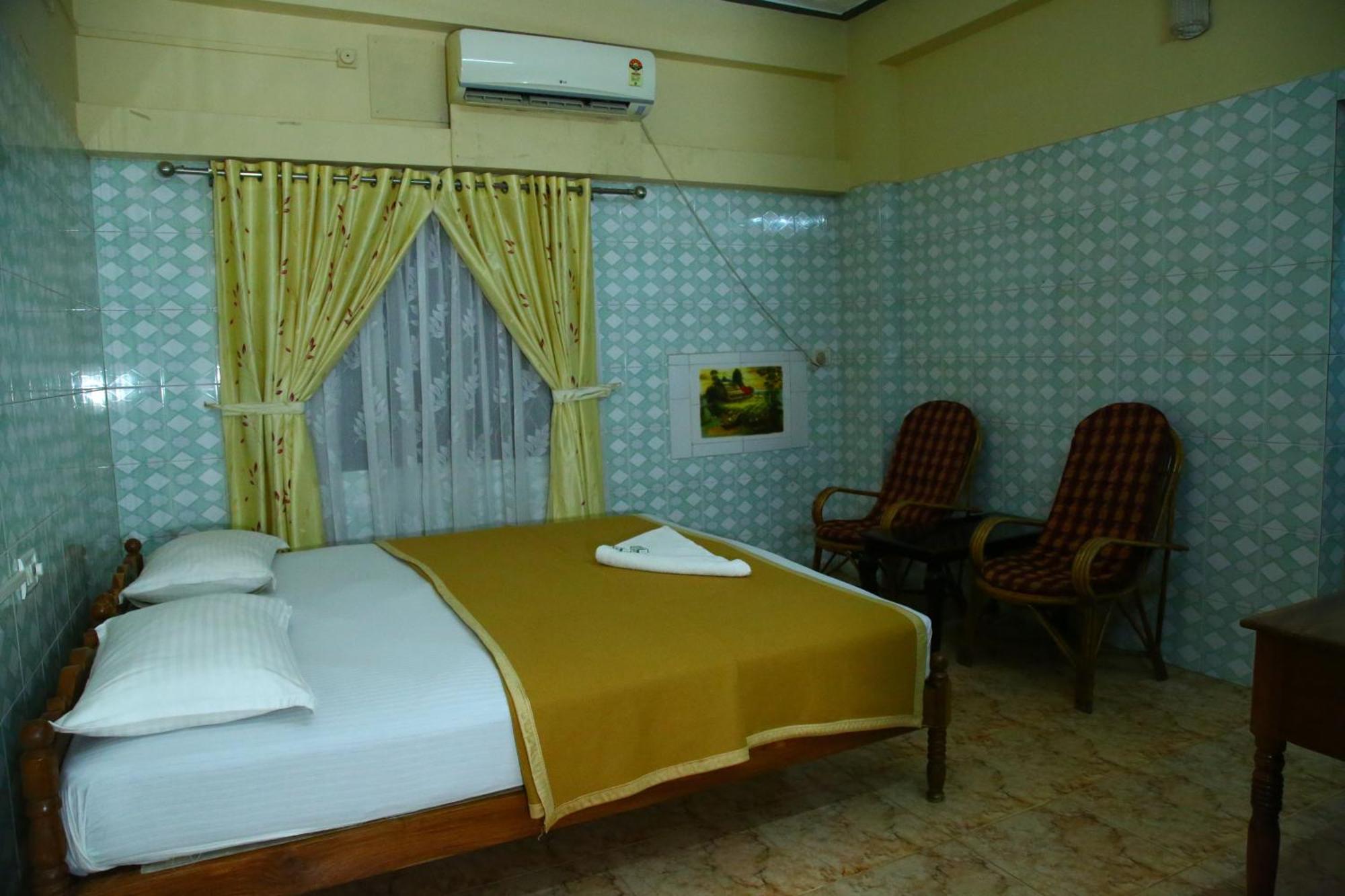 Standard Double or Twin Room with Fan,1500182551:JPEG