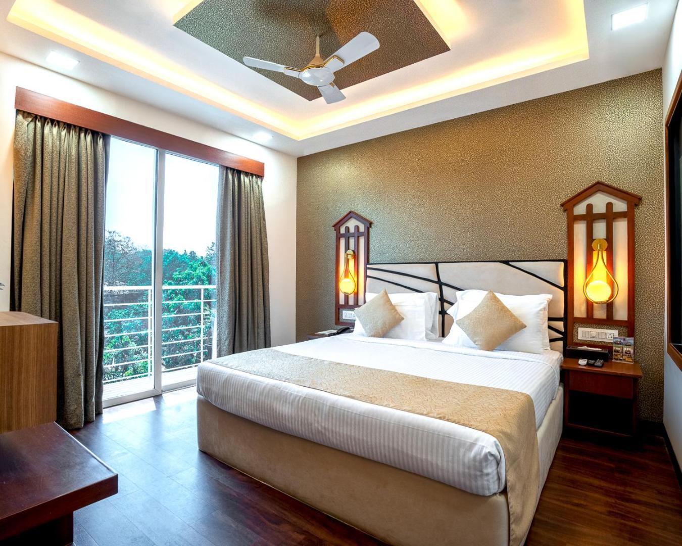 Deluxe Double Room with Balcony
