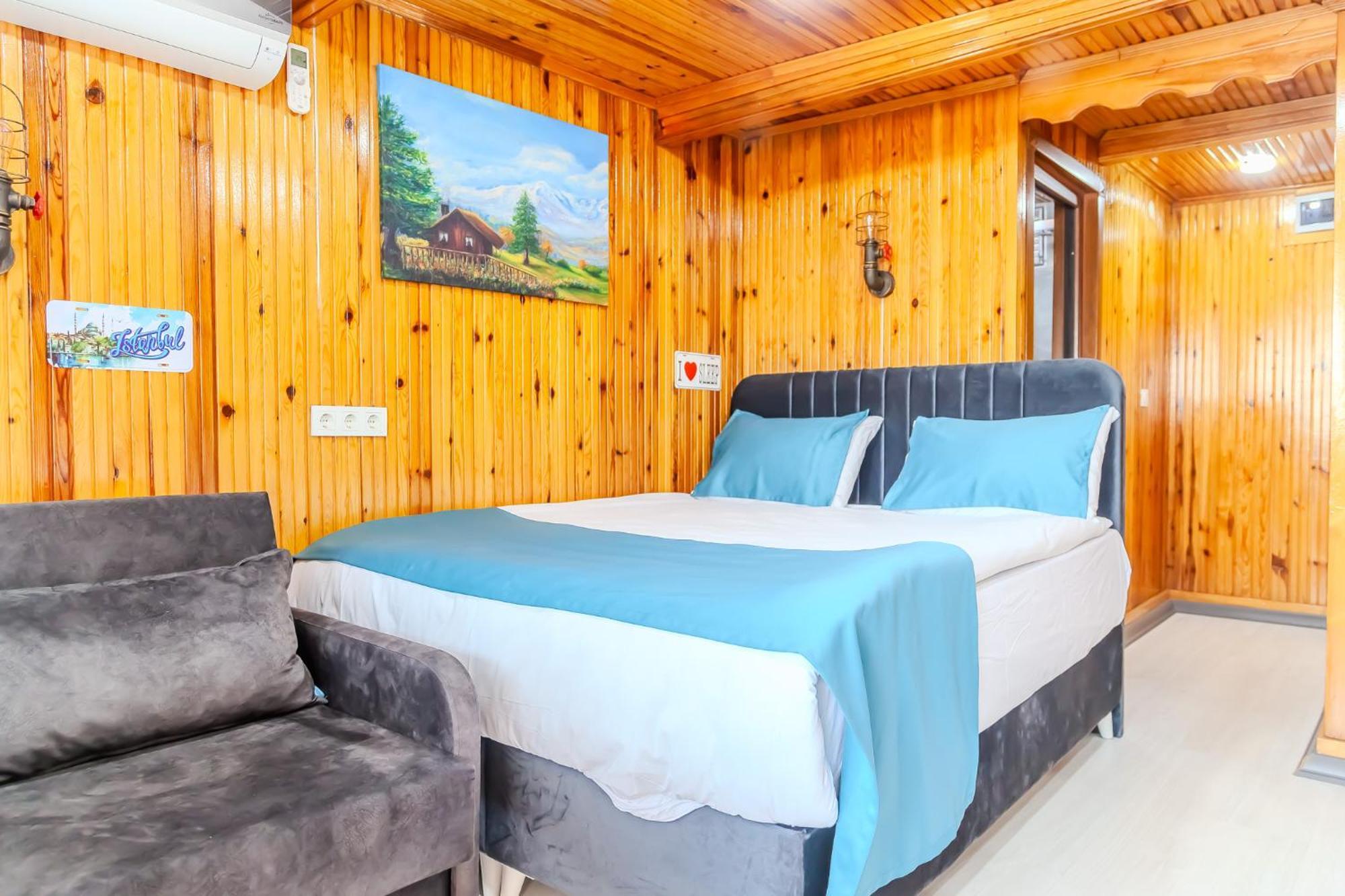Double Room with Balcony and Sea View
