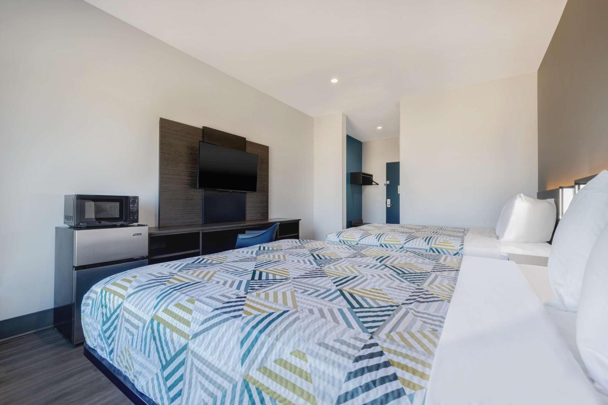 Queen Room with Two Queen Beds - Disability Access