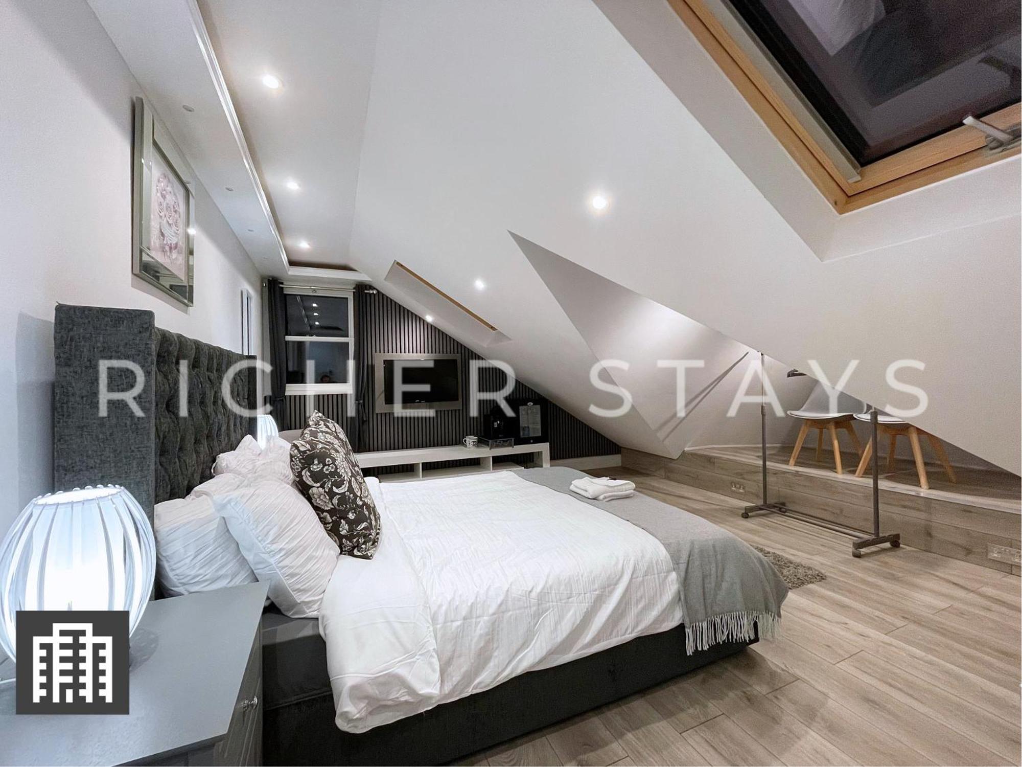 Double Room with Shared Bathroom,1516622188:JPEG