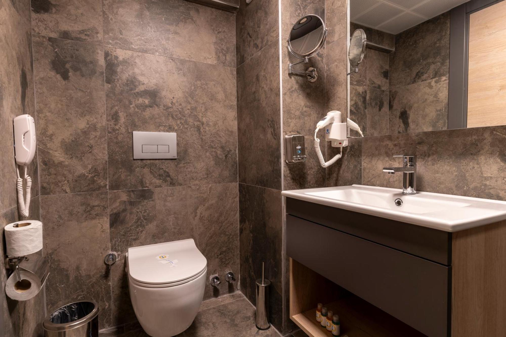 Suite with Hot Tub