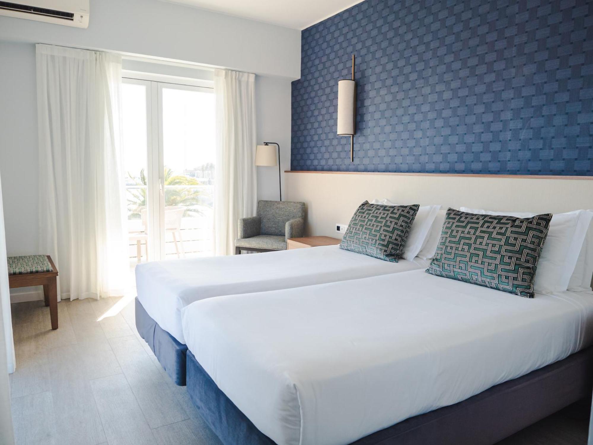 Superior Twin Room with Sea View