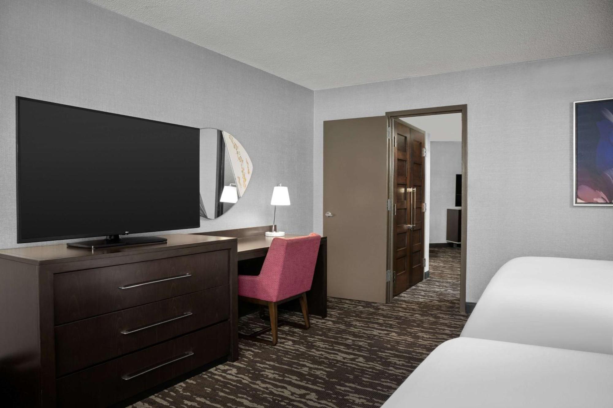 Suite with Two Double Beds - Non-Smoking