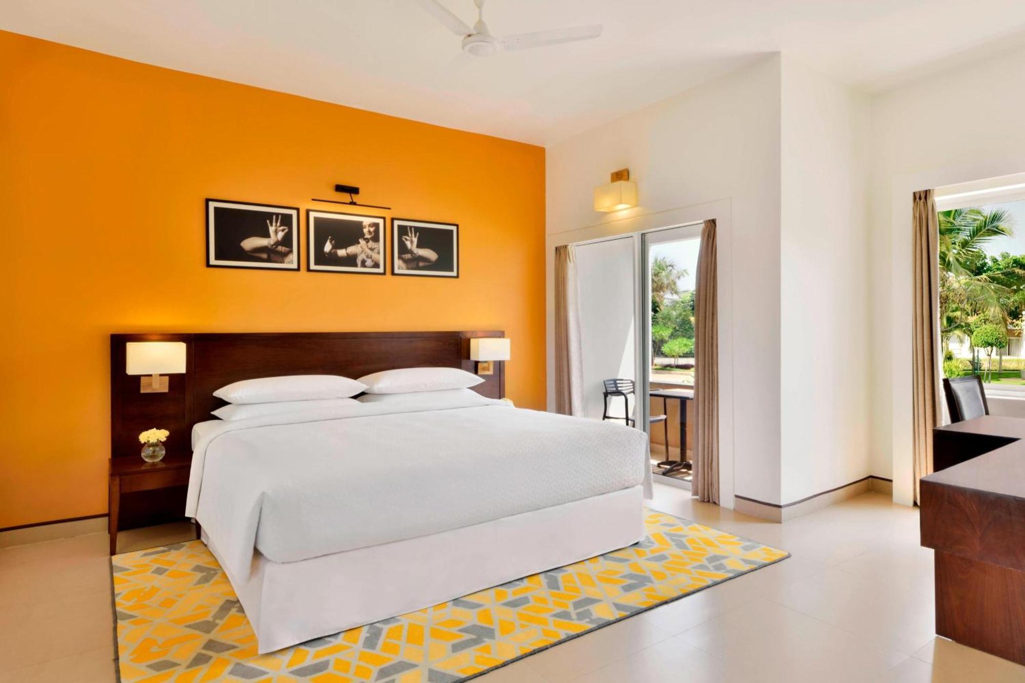 Guest Room, 1King, Balcony- INR 500 hotel credit per night