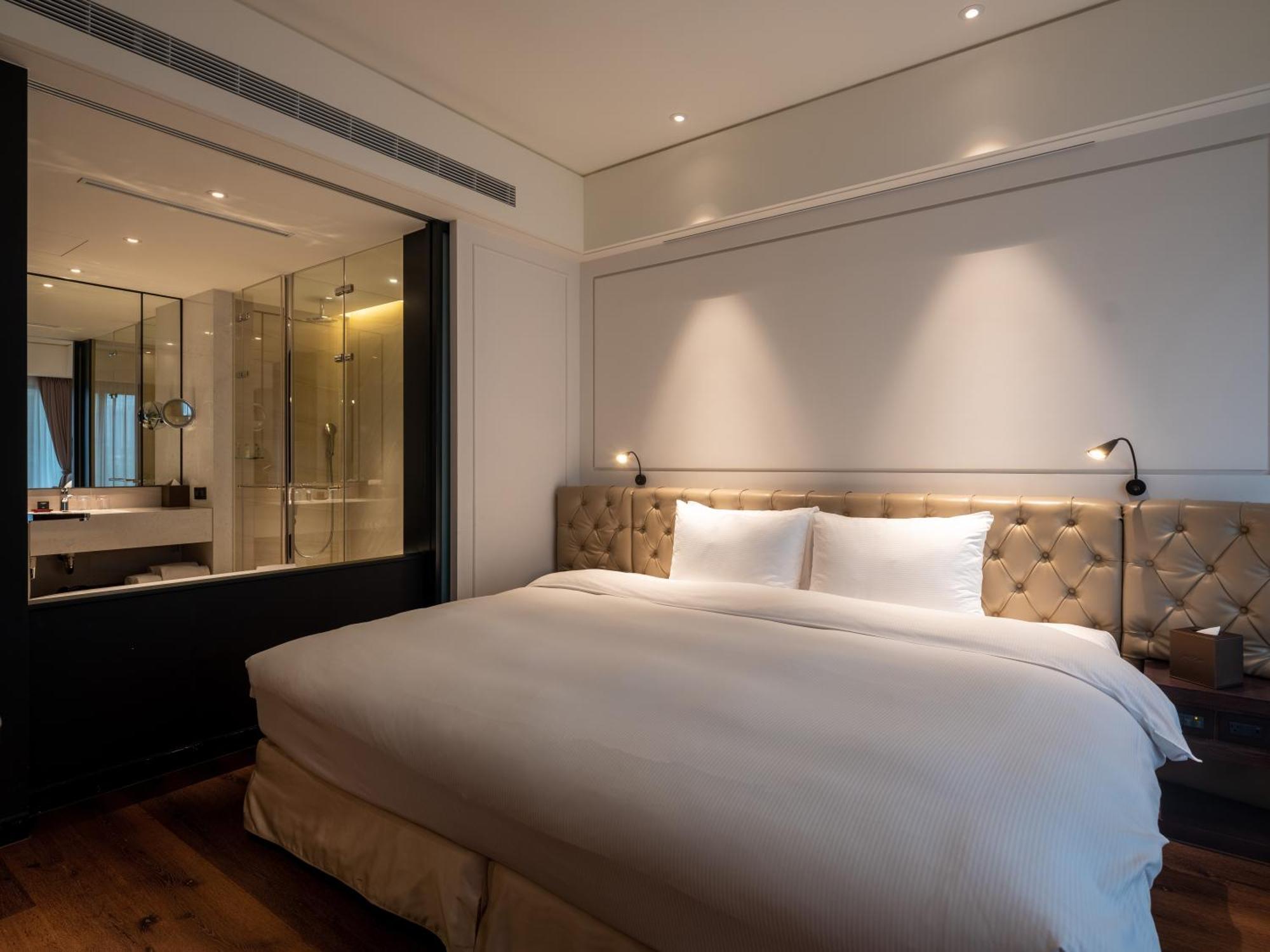 Deluxe Double Room with Bath