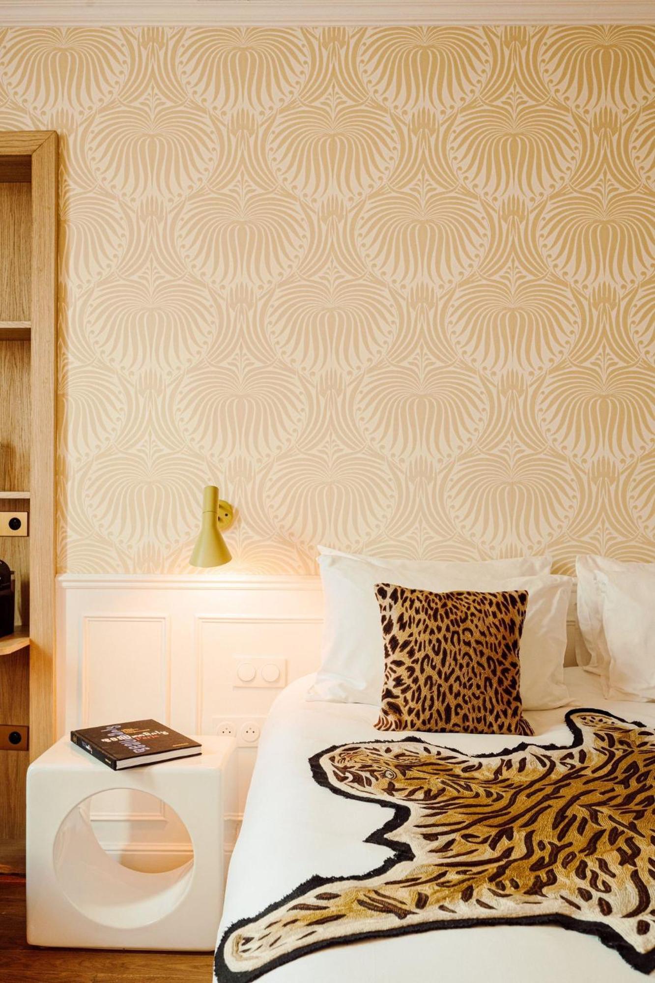 Small Double Room,1674717971:JPEG