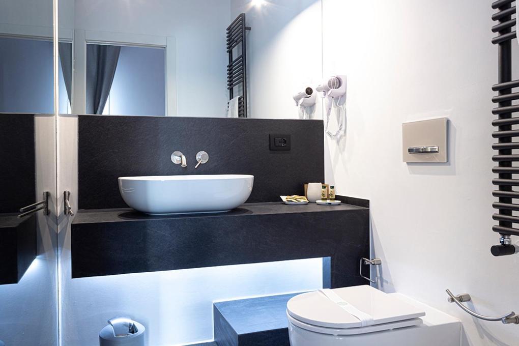 Deluxe Double or Twin Room with Private Bathroom