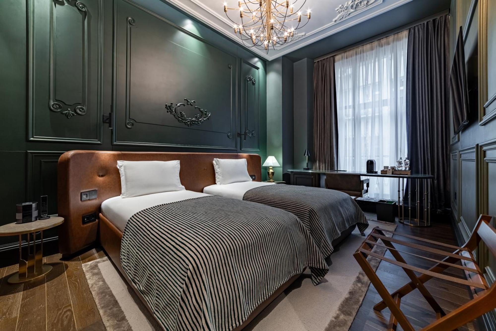 Superior Twin Room with City View